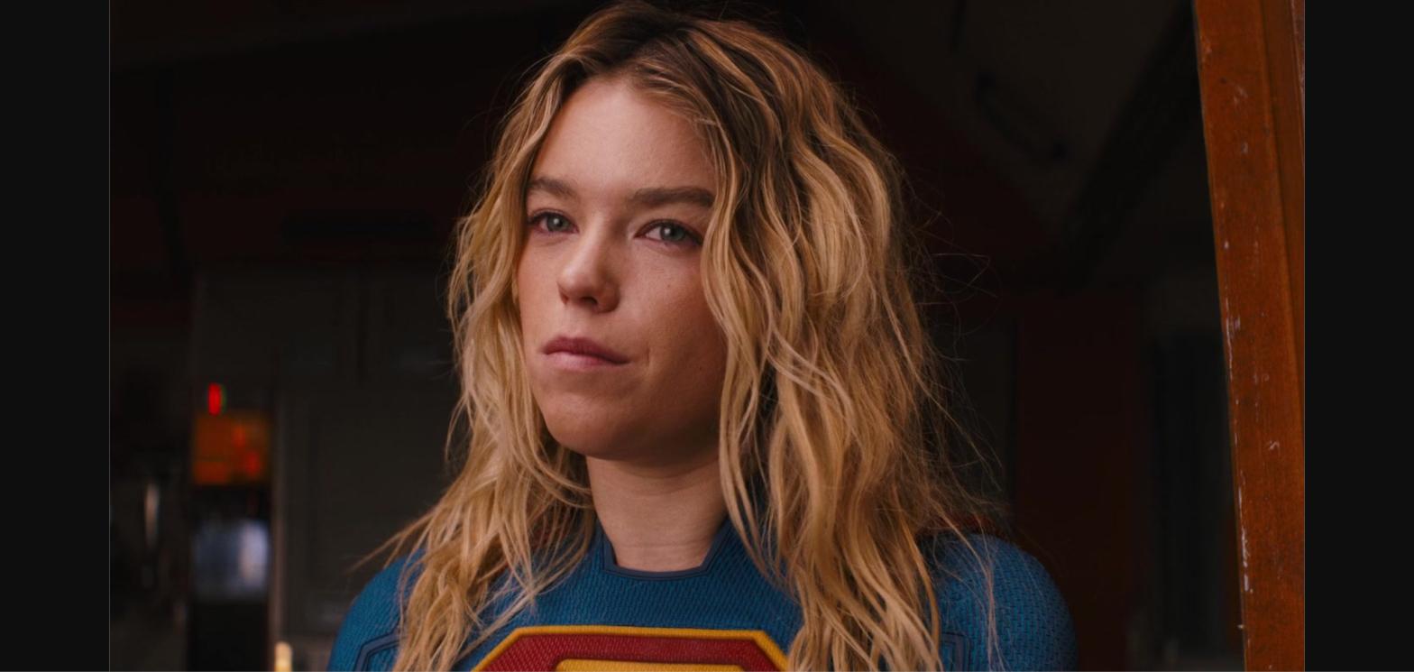 Cena de Supergirl, filme que decepcionou nas bilheterias em 2026