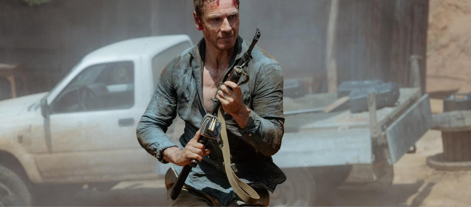 Michael Fassbender em cena de The Agency