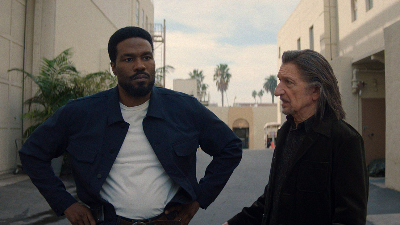 Yahya Abdul-Mateen II e Ben Kingsley em Wonder Man