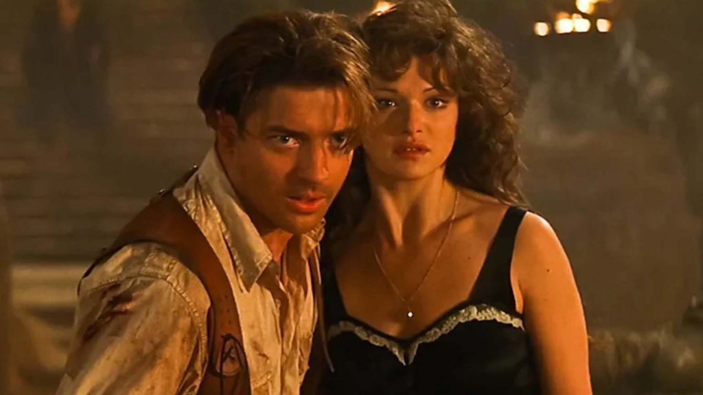 Rick O’Connell e Evelyn em cena do filme A Múmia (1999)