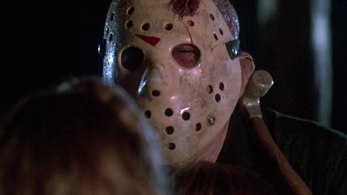 Jason Voorhees com a máscara de hóquei em Sexta-Feira 13 - O Capítulo Final.